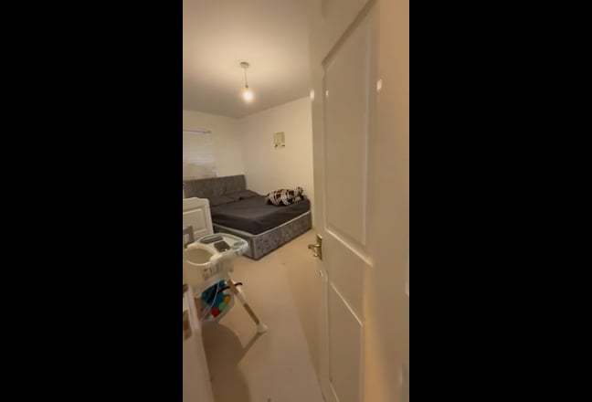 Double Bedroom  Main Photo