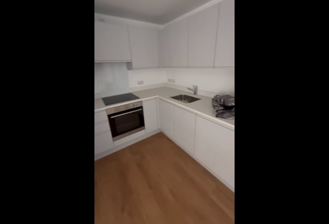 21 year old looking for a flatmate!  Main Photo