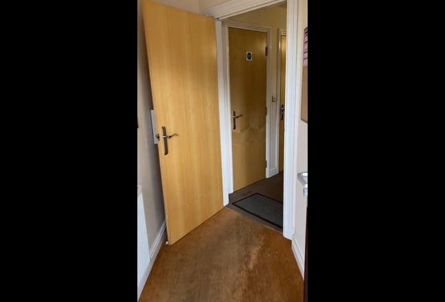 Video 1: Room 5 - Double Room with Private Off-Suite