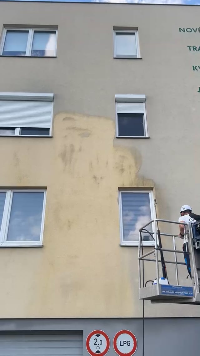Čištění fasády softwash