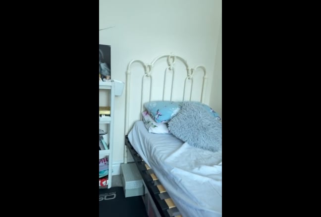 🏡Single Room | Main Road | Metro & Lidl Nearby  Main Photo