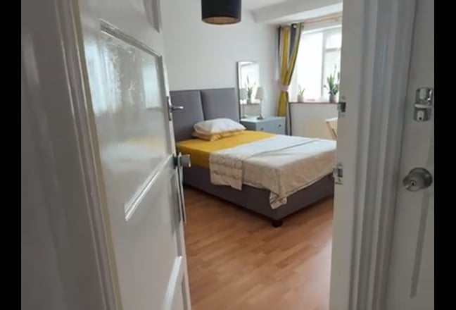 All inclusive-furnished Double Room for rent Main Photo