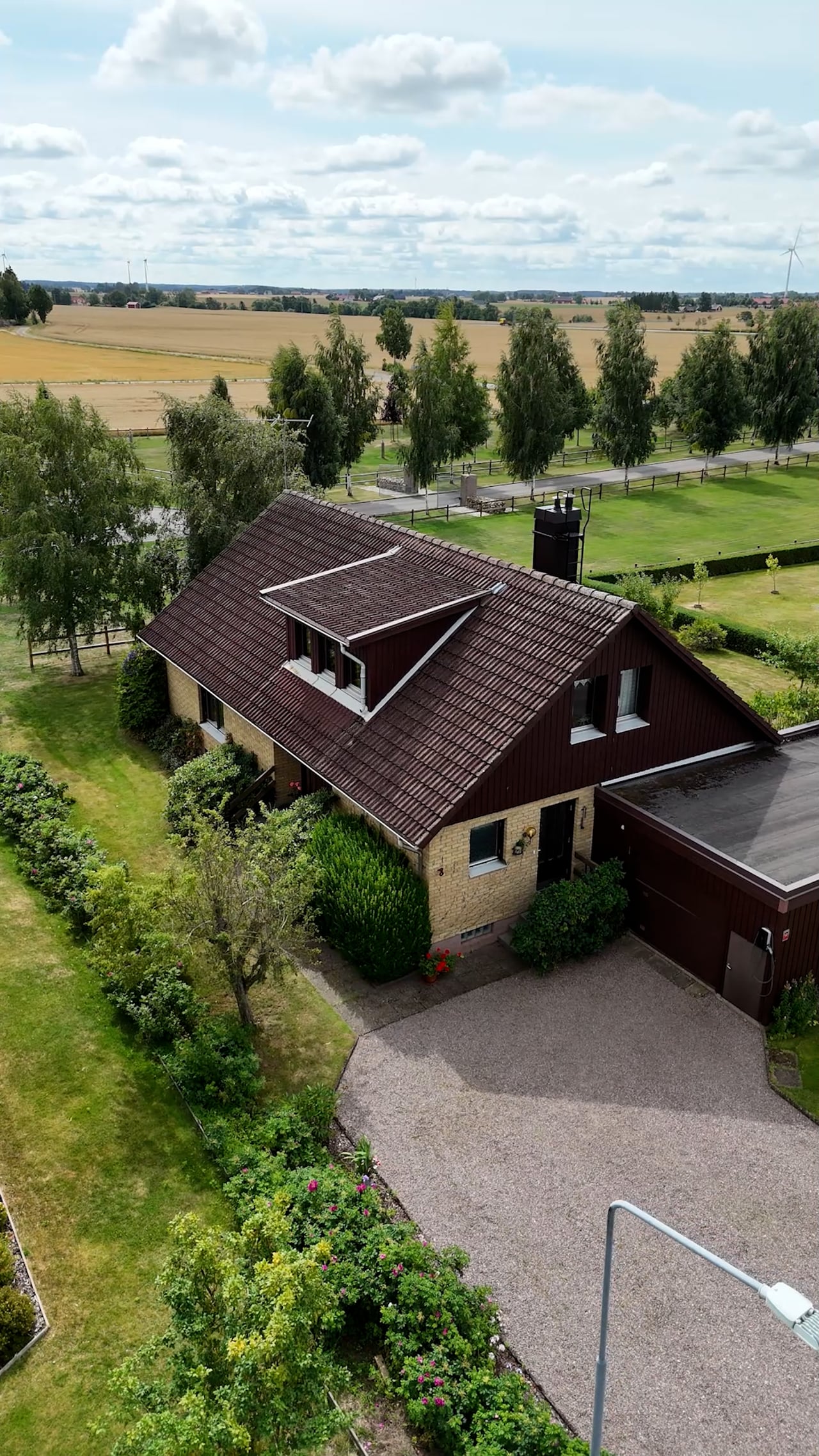 7 rum Villa på Skogsbogatan 8 Vara kommun - video