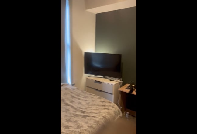 En-suite room available( Hot offer) Main Photo