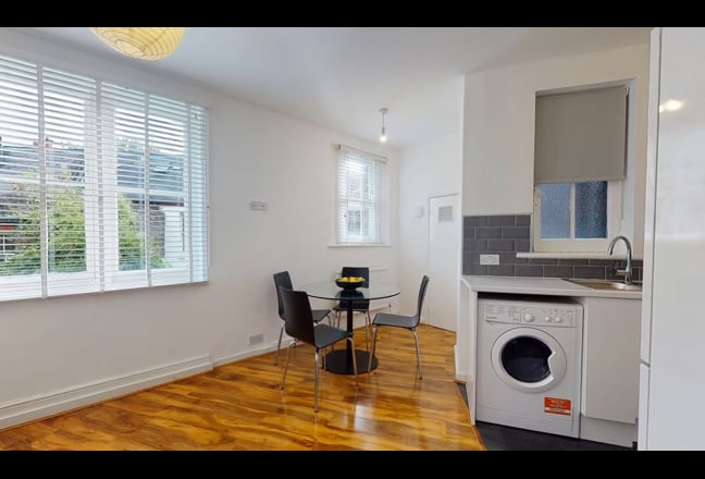 All Bills Included Professional 3 Bedroom flat W12 Main Photo