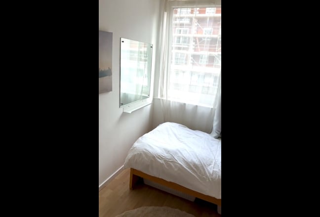 Baker St Bright modern sunny room all ammenities Main Photo