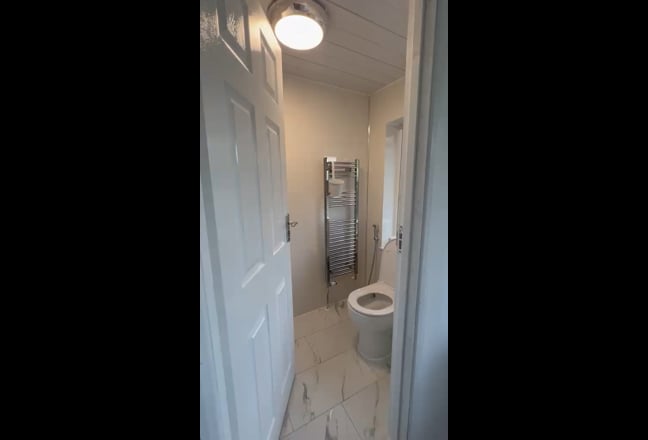 Large Double Room, En-Suite, Bills Inc – Croydon Main Photo