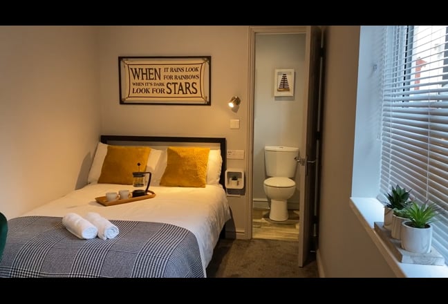 🔥Luxury Boutique Double Bedroom & En-Suite🔥 Main Photo