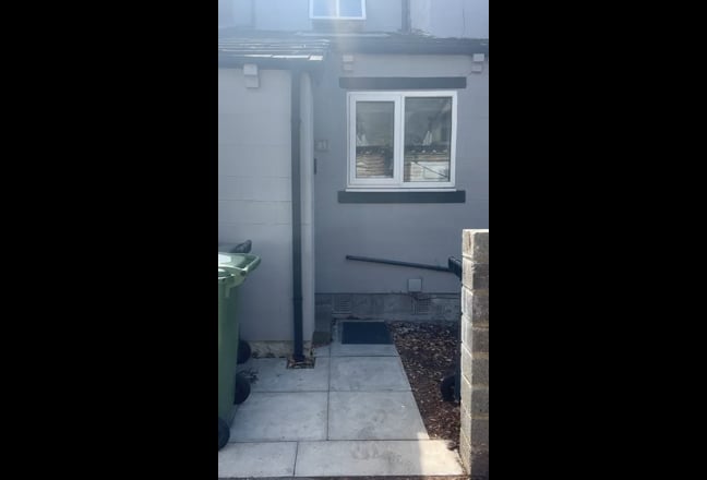Spacious and Stylish 6-Bedroom Home in Headingley! Main Photo