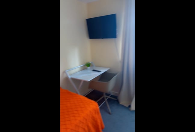 Spacious single room for rent  Main Photo
