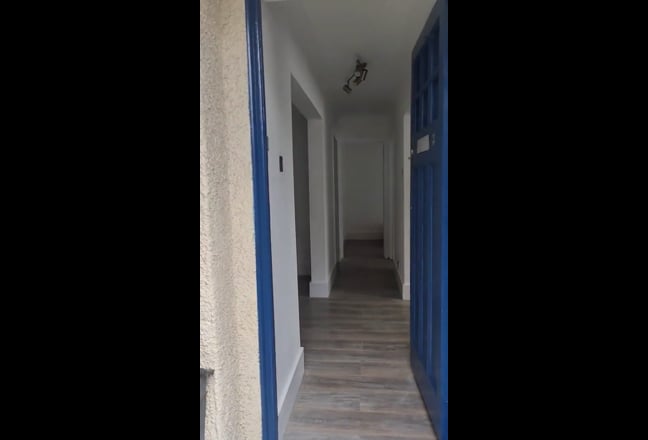 2bed flat Feltham Main Photo