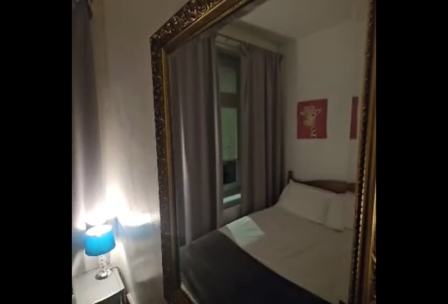 Room in spacious home. Female only  Main Photo