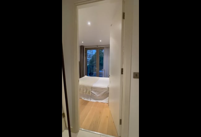 Double bed (ensuite) near Maltby st market Main Photo