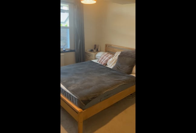 Video 1: view from balcony, direct access from ground floor room to beach