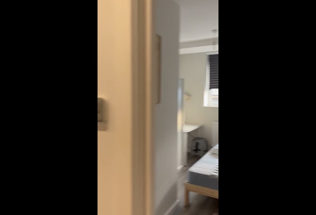 Room in flat above Seven Sisters station  Main Photo