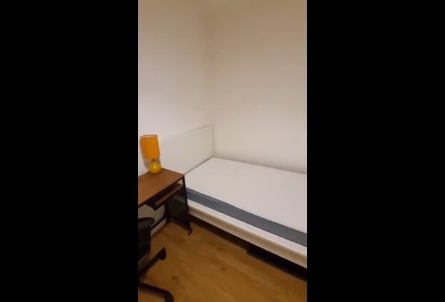 Single rooms,2shower room,2toilets Main Photo