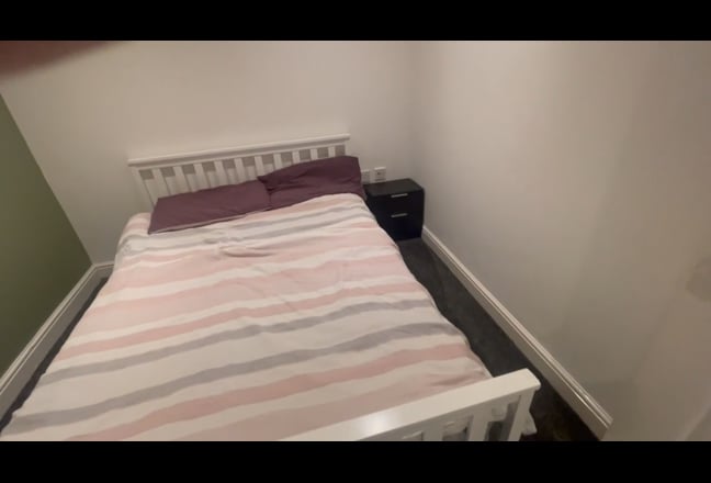 1 bedroom flat fully furnished and bills  Main Photo