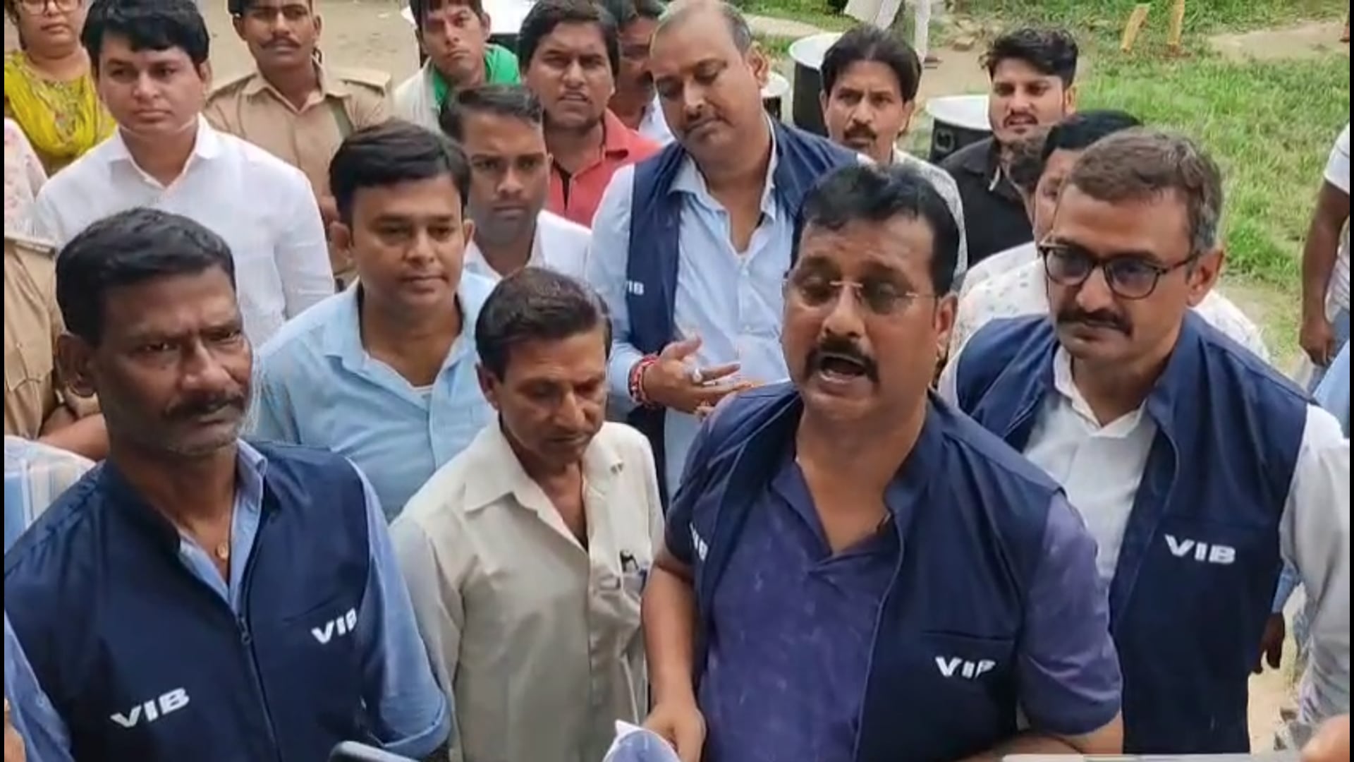 रिश्वत लेते रंगे हाथ गिरफ्तार! नरकटियागंज के पंचायत सचिव शंकर प्रसाद पर निगरानी विभाग का शिकंजा