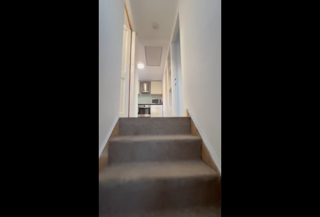 Newly decorated flat Main Photo