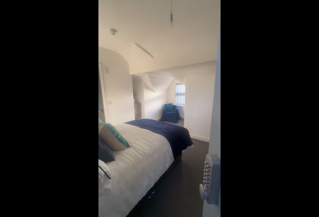 Video 1: Room 6- Double Ensuite