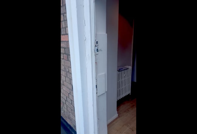 Large, Bright Double Room - 5mins From Common Main Photo