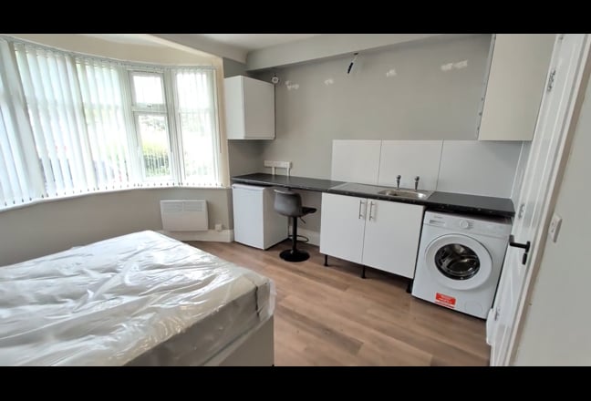 New studio flat to rent in Hendon Main Photo