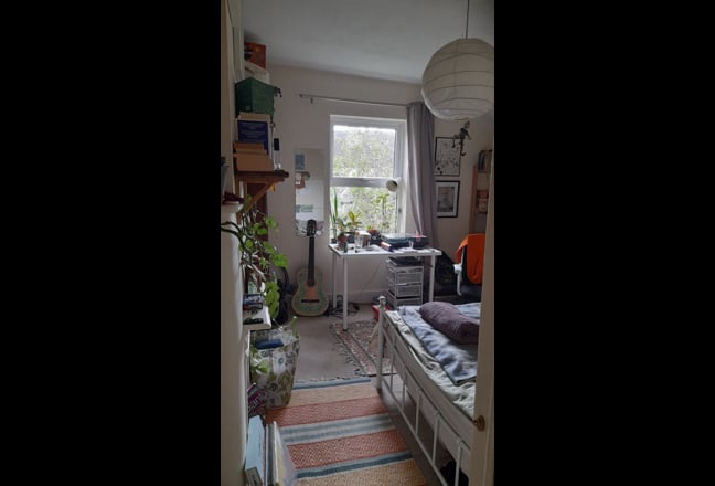 Double Room for Working Professional Main Photo