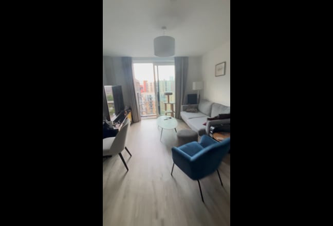 Modern double room available, Middlewood Locks Main Photo