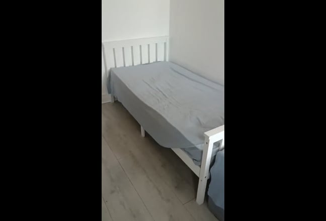 Large Double Room | Couples Welcome | Bills Includ Main Photo