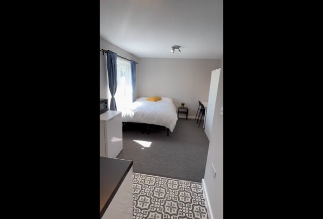 Video 1: Studio Room 4
