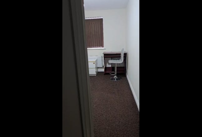 CV2 Double Bedroom for Rent Main Photo