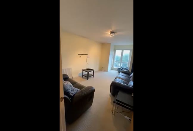 Video 1: Living room (TV not available)