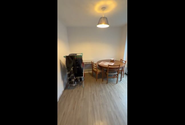 1 Room with Private Shower Available Now. Main Photo
