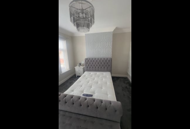 Spacious Double Room in Beautiful Home Main Photo