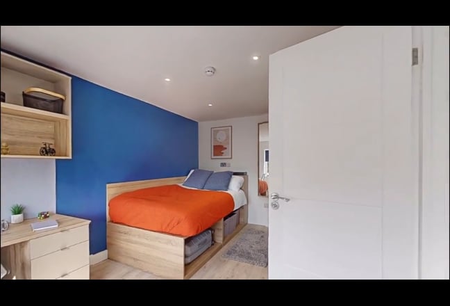 Charter Avenue — 5-Bed, 5 En-Suite, Premium HMO Main Photo