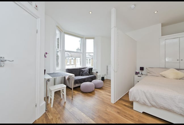 Spacious Studio Flats Available from September  Main Photo