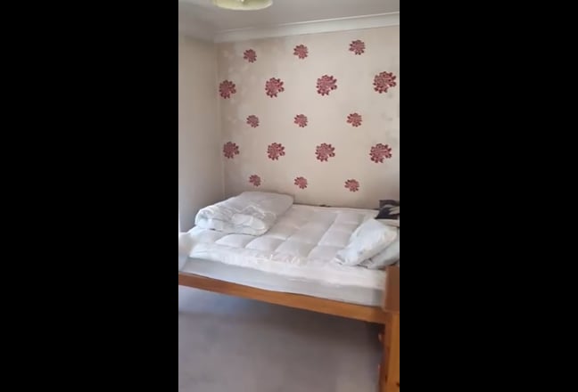 Furnished double room,  with ensuite. Main Photo