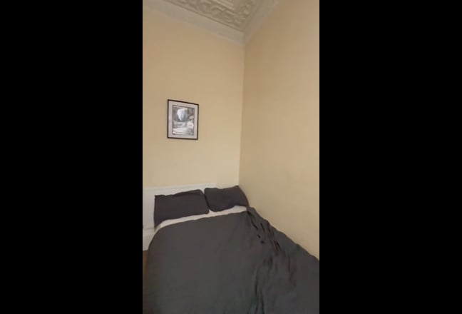 Small double room for rent  Main Photo