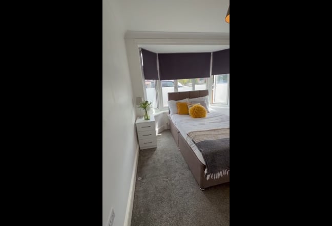 Rooms available now!! 2 WEEKS FREE!!!!! Main Photo
