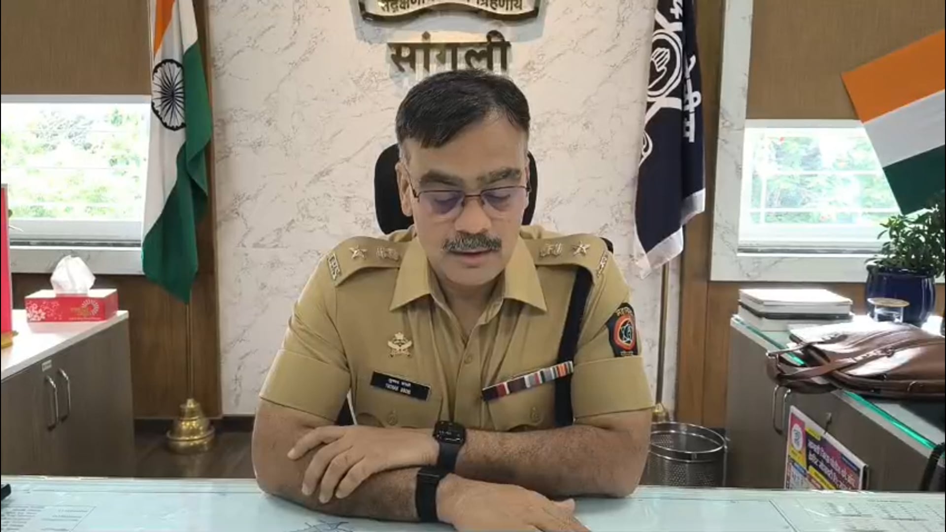 सांगली एलसीबीची मोठी कारवाई : ११ अग्निशस्त्रे, २२ जिवंत काडतुसे आणि दोन रेसर मोटारसायकलींसह ७.६३ लाखांचा मुद्देमाल जप्त