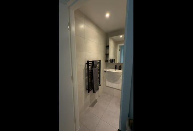Executive En-Suite Room | Luxury Modern Main Photo
