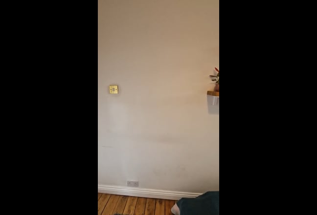 Room & Exclusive use of Summer House (office) Main Photo