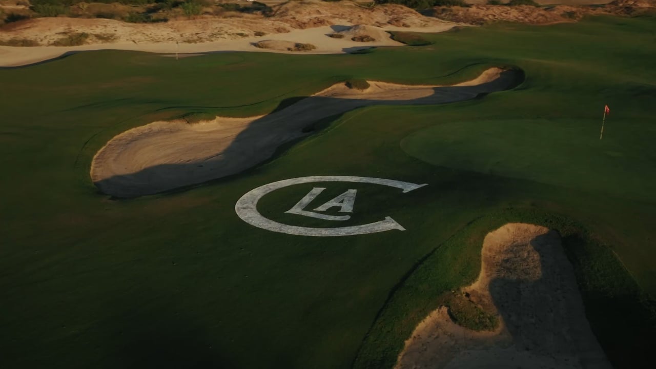 A putt rolling out on the Costa Palmas green