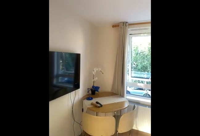 Double bedroom in a two bedroom house  Main Photo