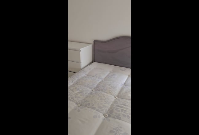 Ensuite room and a second double room  Main Photo