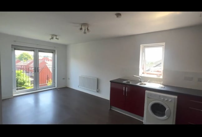 Modern En-suite Room in 2-Bed Flat – &pound;750 Main Photo