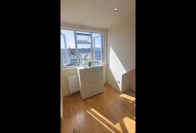 Attic room for 2 friends - 115&pound; pw each person Main Photo