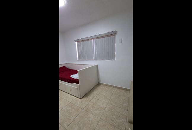 🏡 Private Room | Quiet Kendall Home Main Photo
