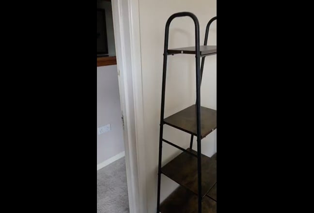 Small Single Room in 3 bed  Main Photo