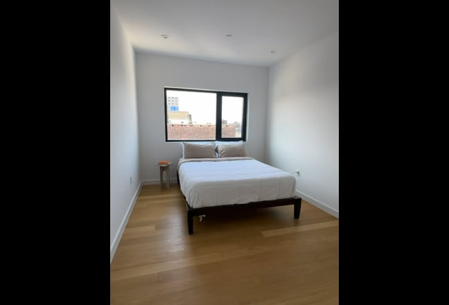 Large Room with Private Bathroom & NYC views  Main Photo